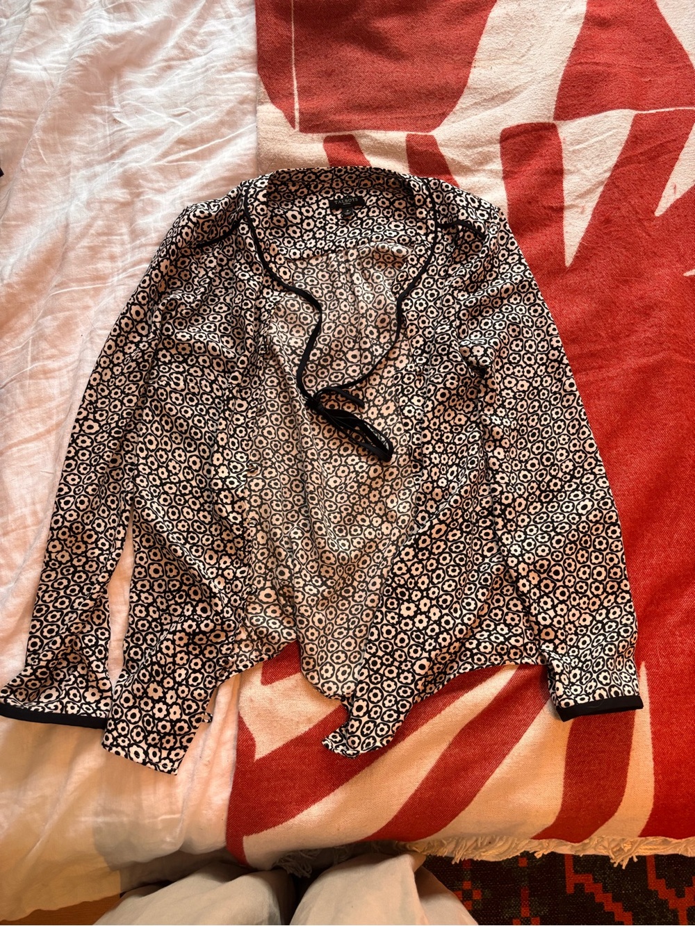 Womens Black & White Floral Open Front Blouse